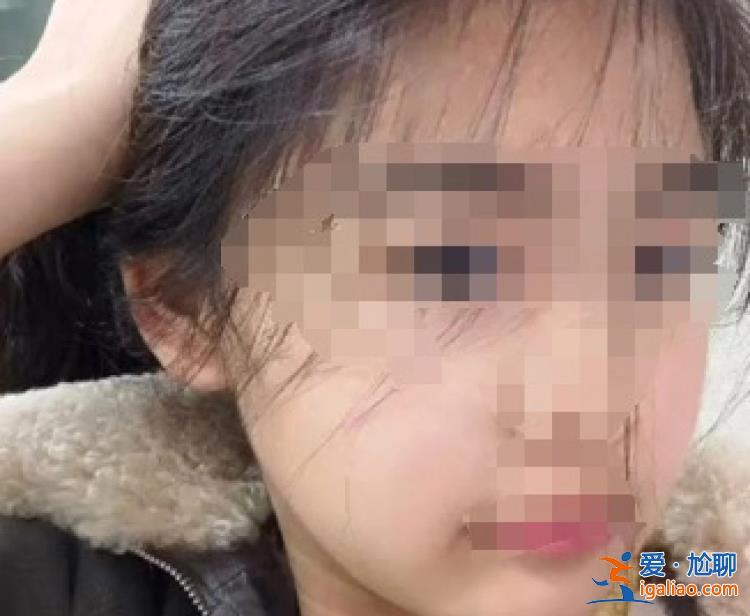 甚至讓她脫光在地上爬？